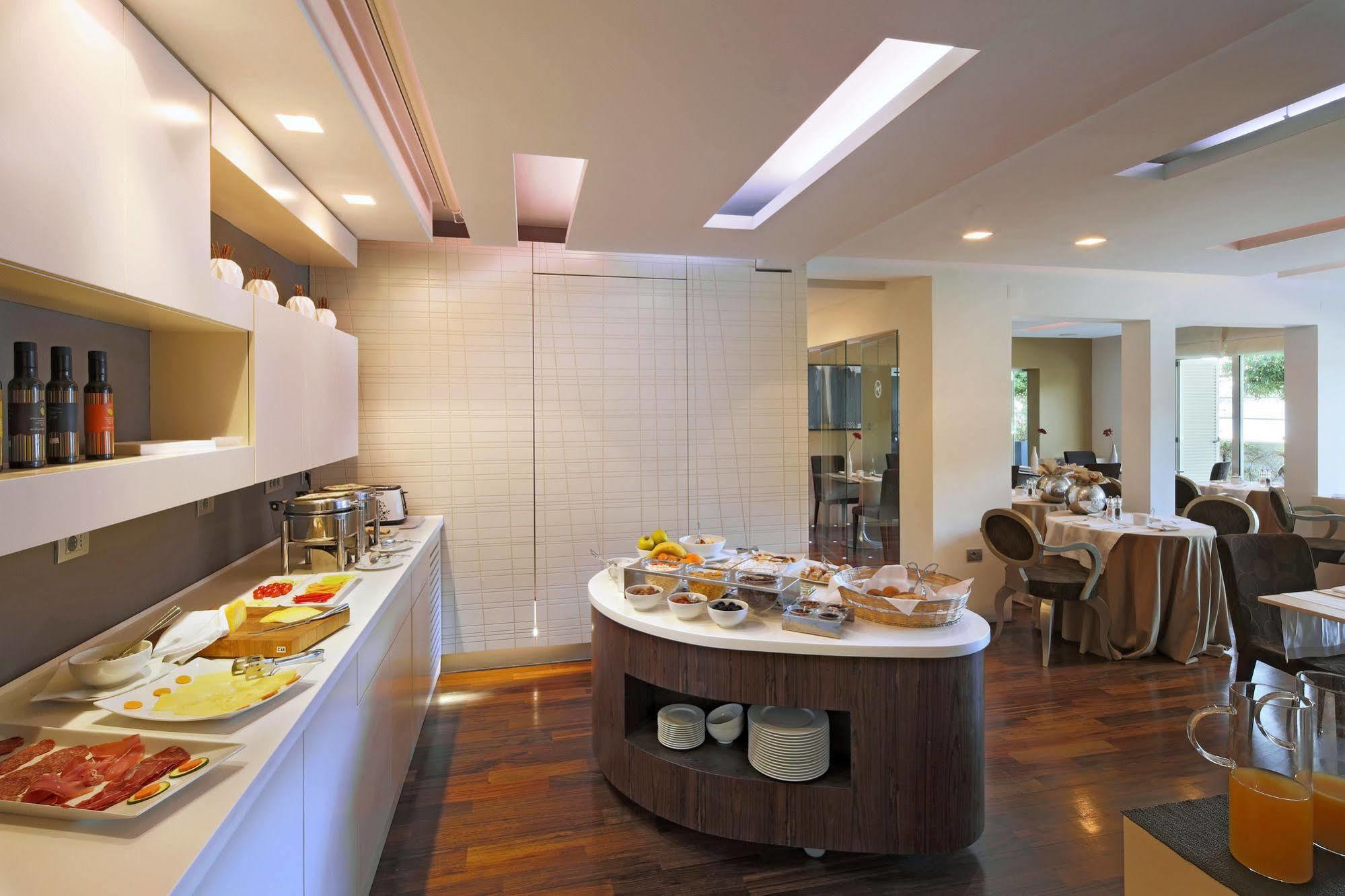Boutique Hotel Adoral 라벡 외부 사진