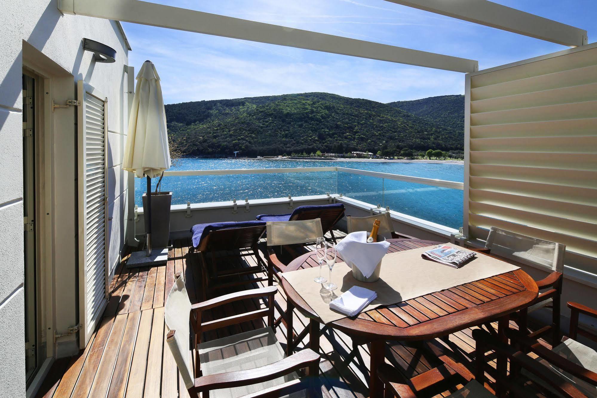 Boutique Hotel Adoral 라벡 외부 사진